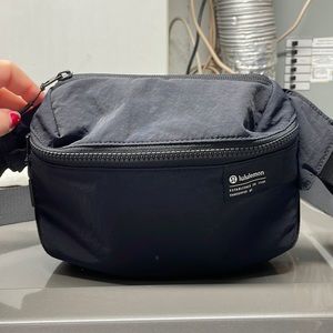 Lululemon clean lines belt bag